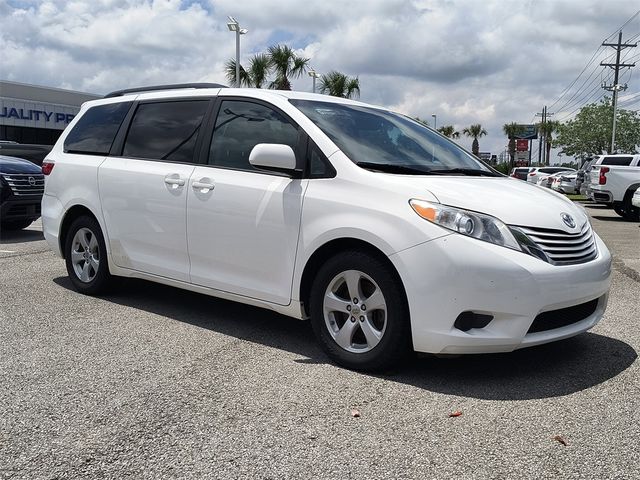 2017 Toyota Sienna 