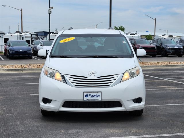 2017 Toyota Sienna 