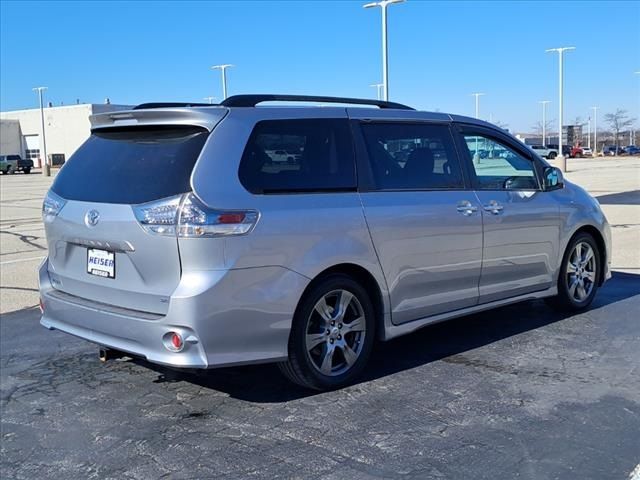 2017 Toyota Sienna 