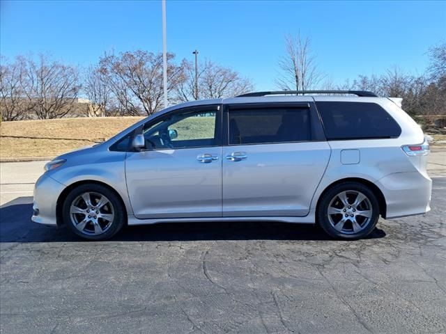 2017 Toyota Sienna 