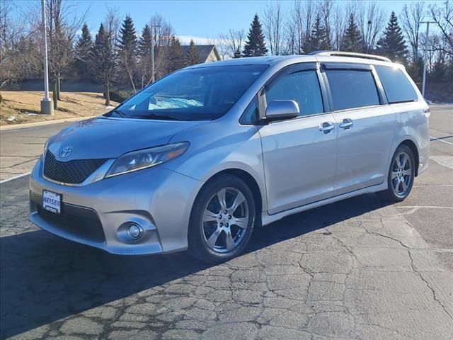 2017 Toyota Sienna 