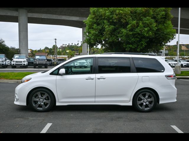 2017 Toyota Sienna SE