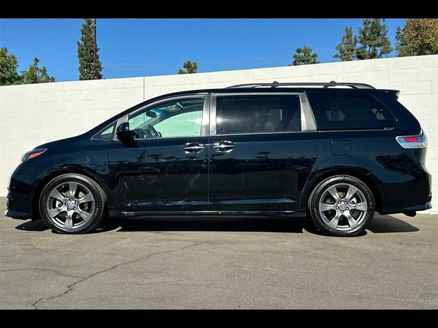 2017 Toyota Sienna 