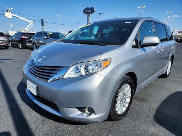 2017 Toyota Sienna 