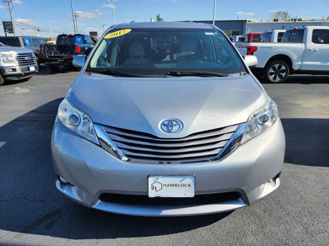 2017 Toyota Sienna 