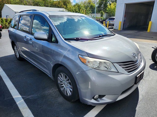 2017 Toyota Sienna 