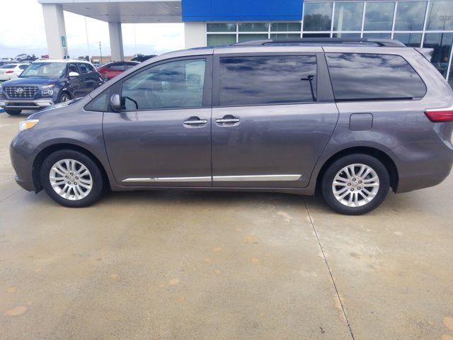 2017 Toyota Sienna 