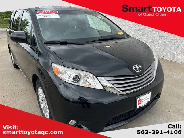 2017 Toyota Sienna XLE