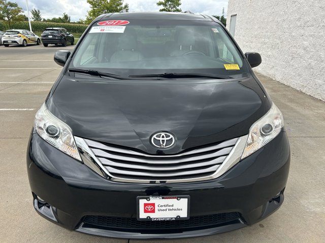 2017 Toyota Sienna XLE