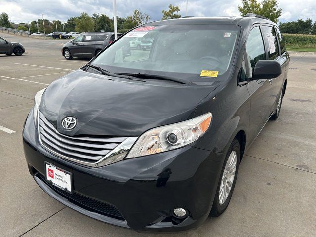 2017 Toyota Sienna XLE