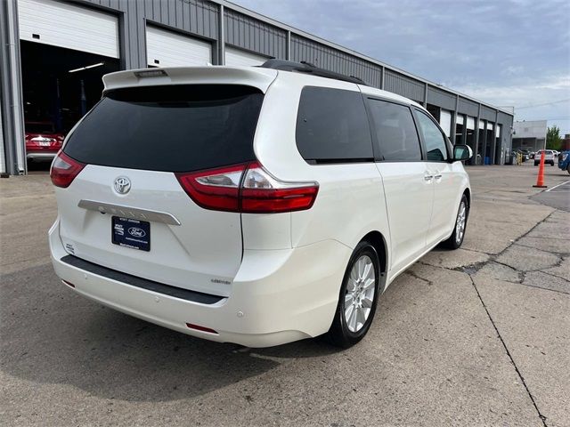 2017 Toyota Sienna 