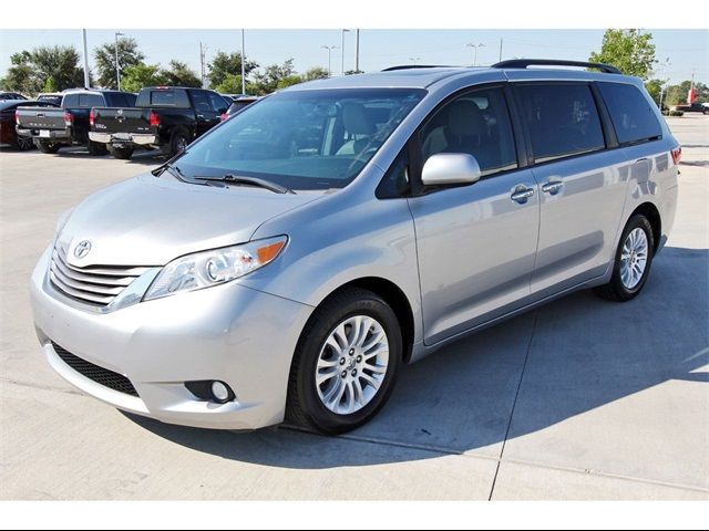 2017 Toyota Sienna 