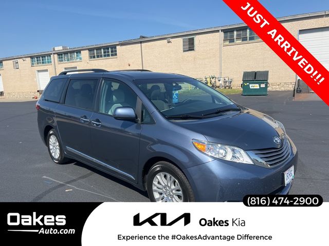 2017 Toyota Sienna 