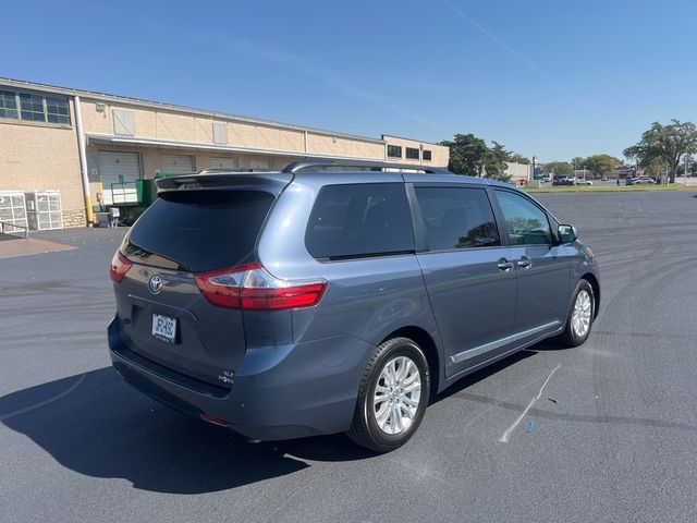 2017 Toyota Sienna 