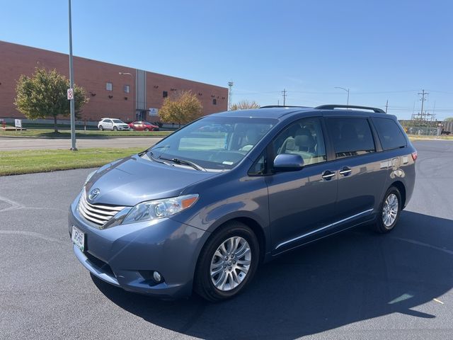 2017 Toyota Sienna 