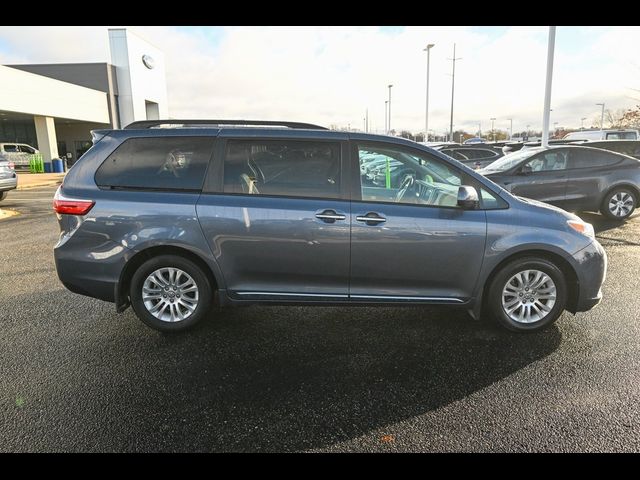 2017 Toyota Sienna 