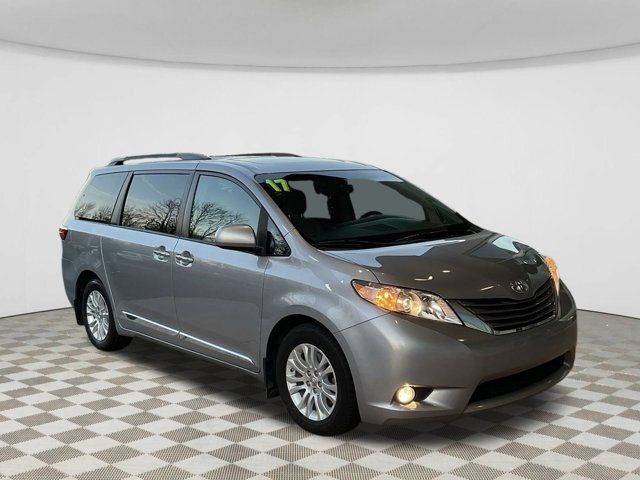 2017 Toyota Sienna XLE Premium