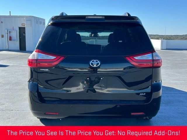 2017 Toyota Sienna 