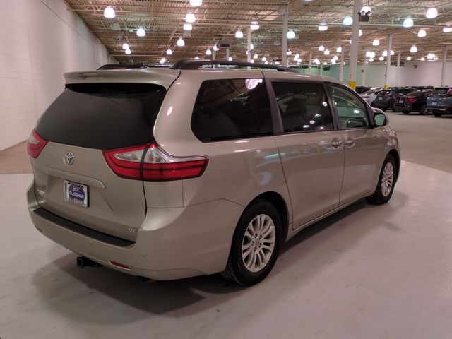 2017 Toyota Sienna 