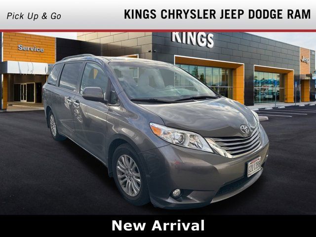 2017 Toyota Sienna XLE