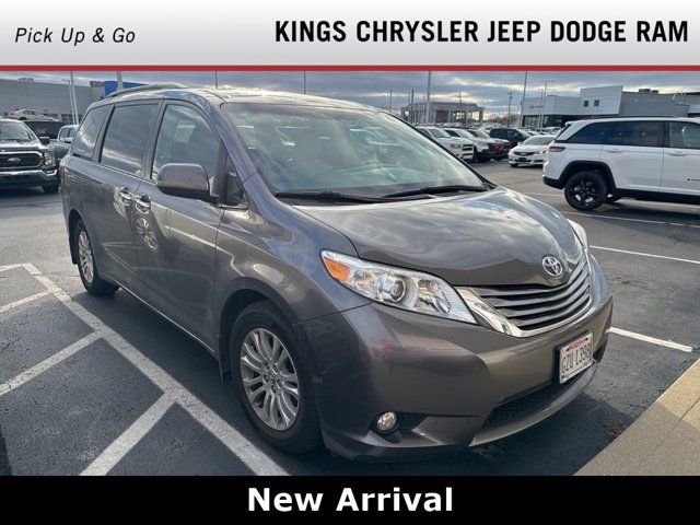 2017 Toyota Sienna XLE