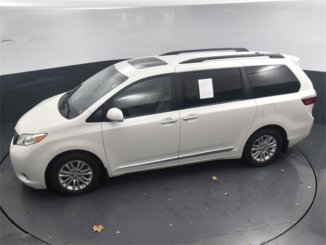 2017 Toyota Sienna 