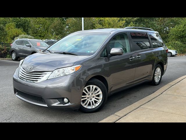 2017 Toyota Sienna XLE