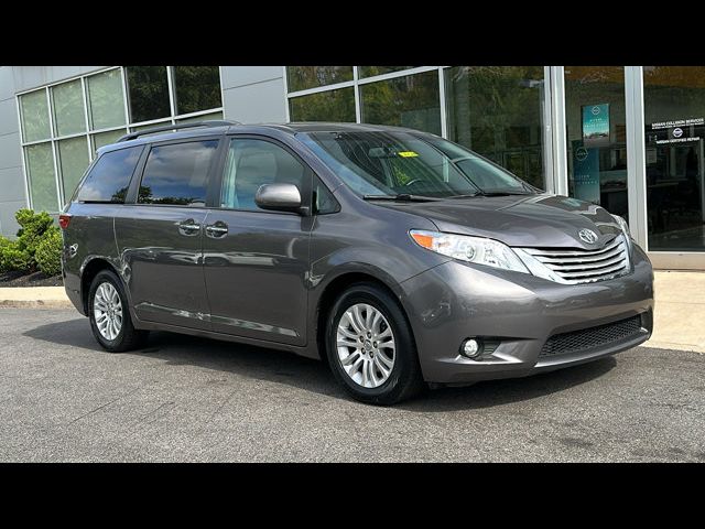 2017 Toyota Sienna XLE