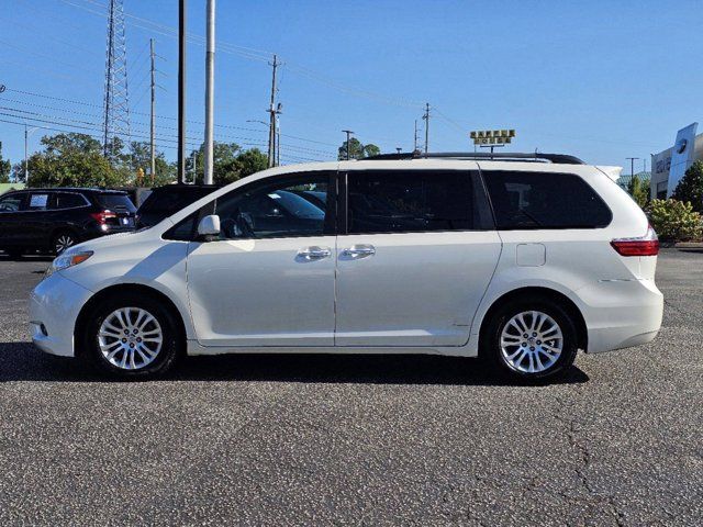 2017 Toyota Sienna XLE Premium