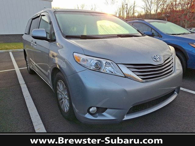 2017 Toyota Sienna 