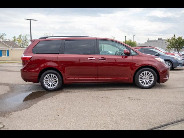 2017 Toyota Sienna XLE