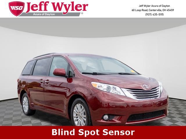 2017 Toyota Sienna XLE