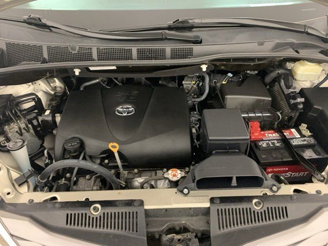 2017 Toyota Sienna XLE