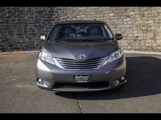 2017 Toyota Sienna XLE