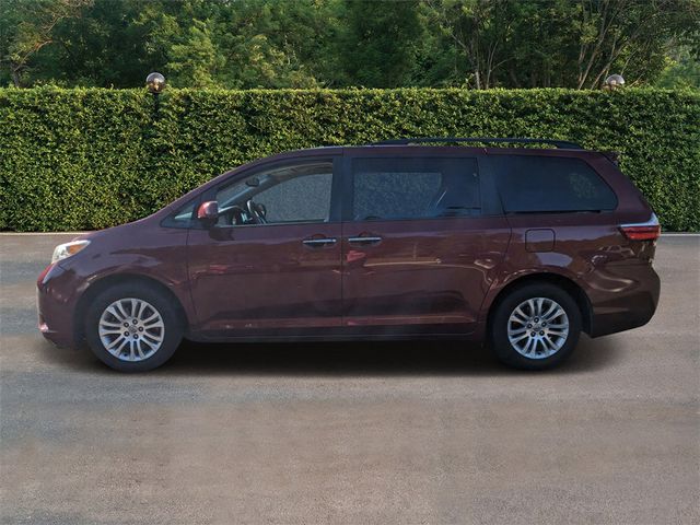 2017 Toyota Sienna 