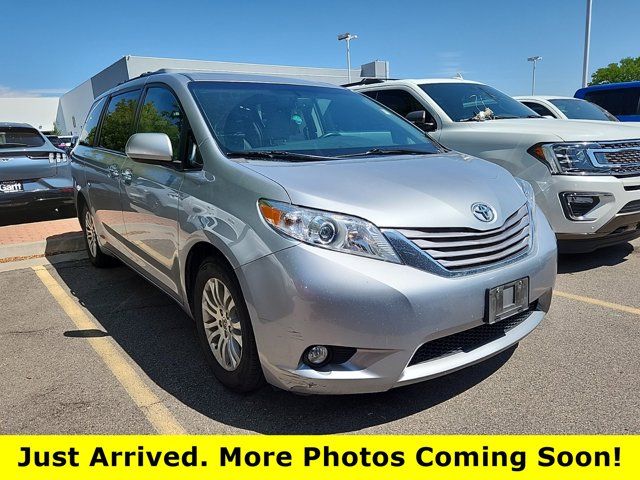 2017 Toyota Sienna XLE Premium