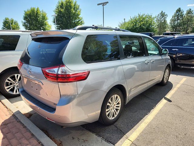 2017 Toyota Sienna XLE Premium