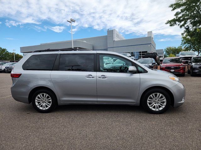 2017 Toyota Sienna XLE Premium