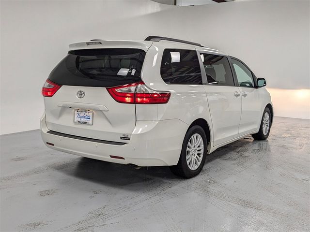 2017 Toyota Sienna 