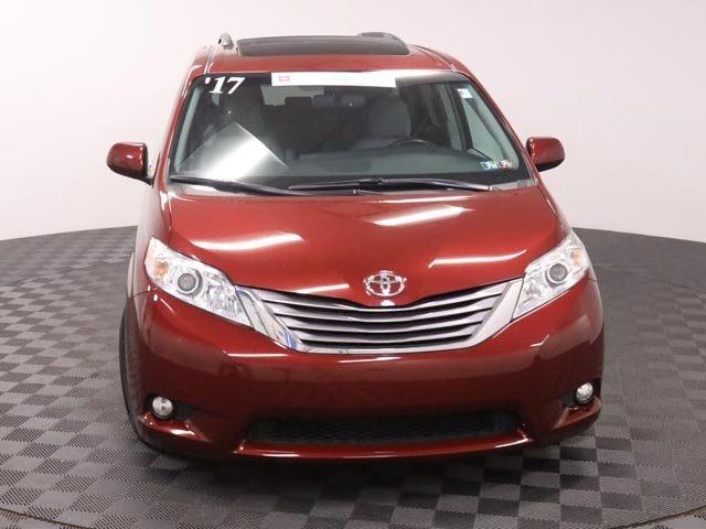 2017 Toyota Sienna XLE