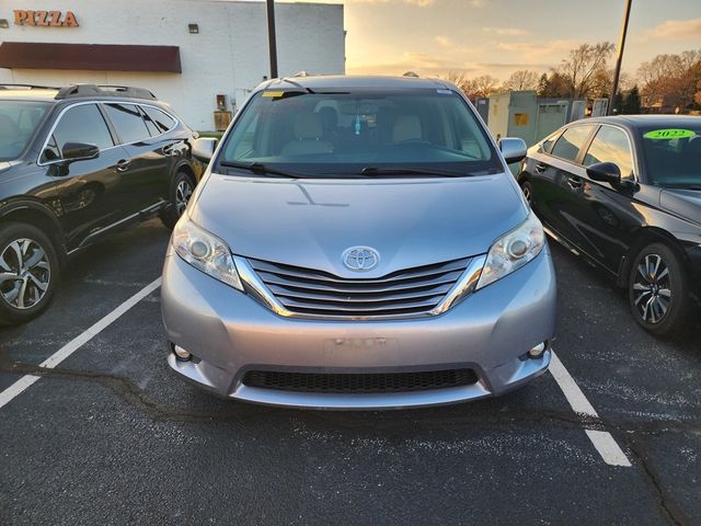 2017 Toyota Sienna 