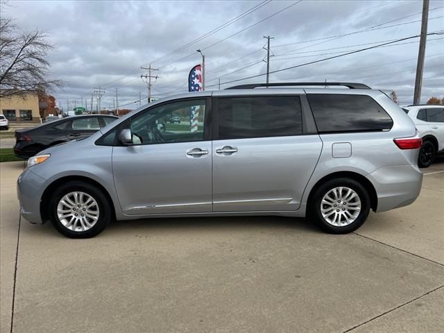 2017 Toyota Sienna 