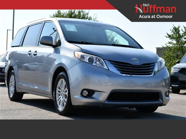 2017 Toyota Sienna XLE