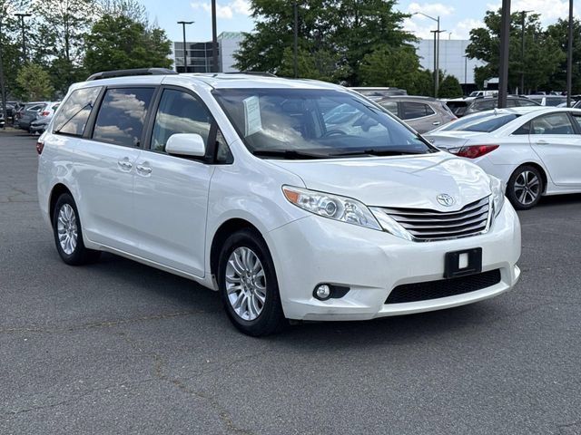 2017 Toyota Sienna XLE