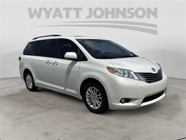 2017 Toyota Sienna 