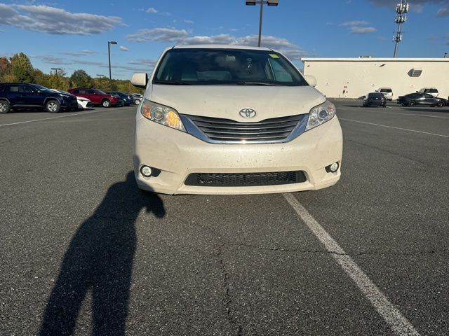 2017 Toyota Sienna 