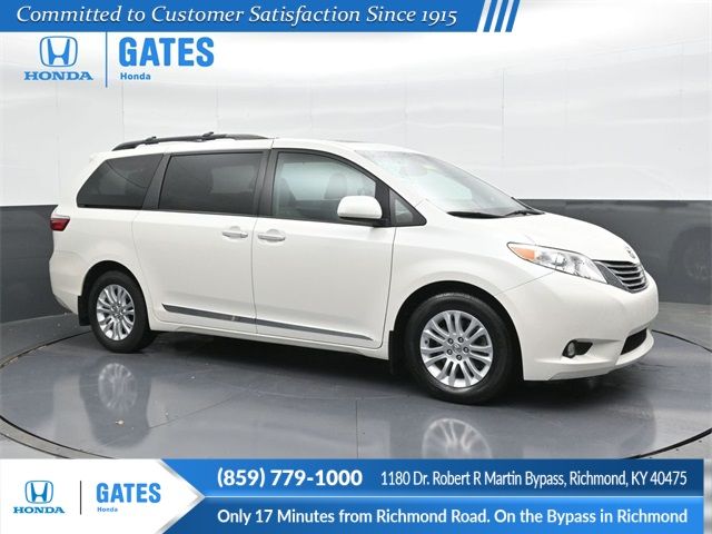 2017 Toyota Sienna 