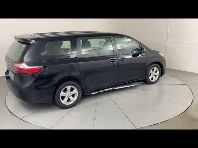 2017 Toyota Sienna L