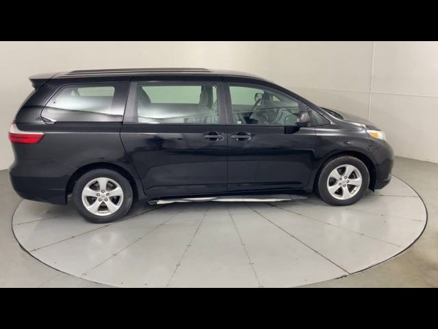 2017 Toyota Sienna L