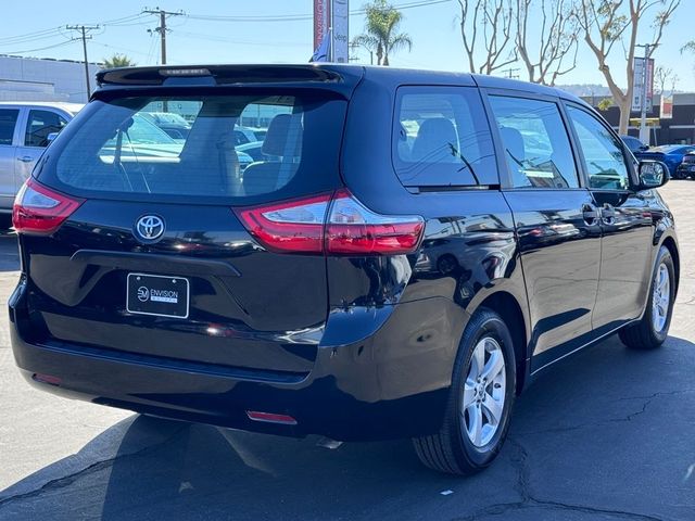 2017 Toyota Sienna L